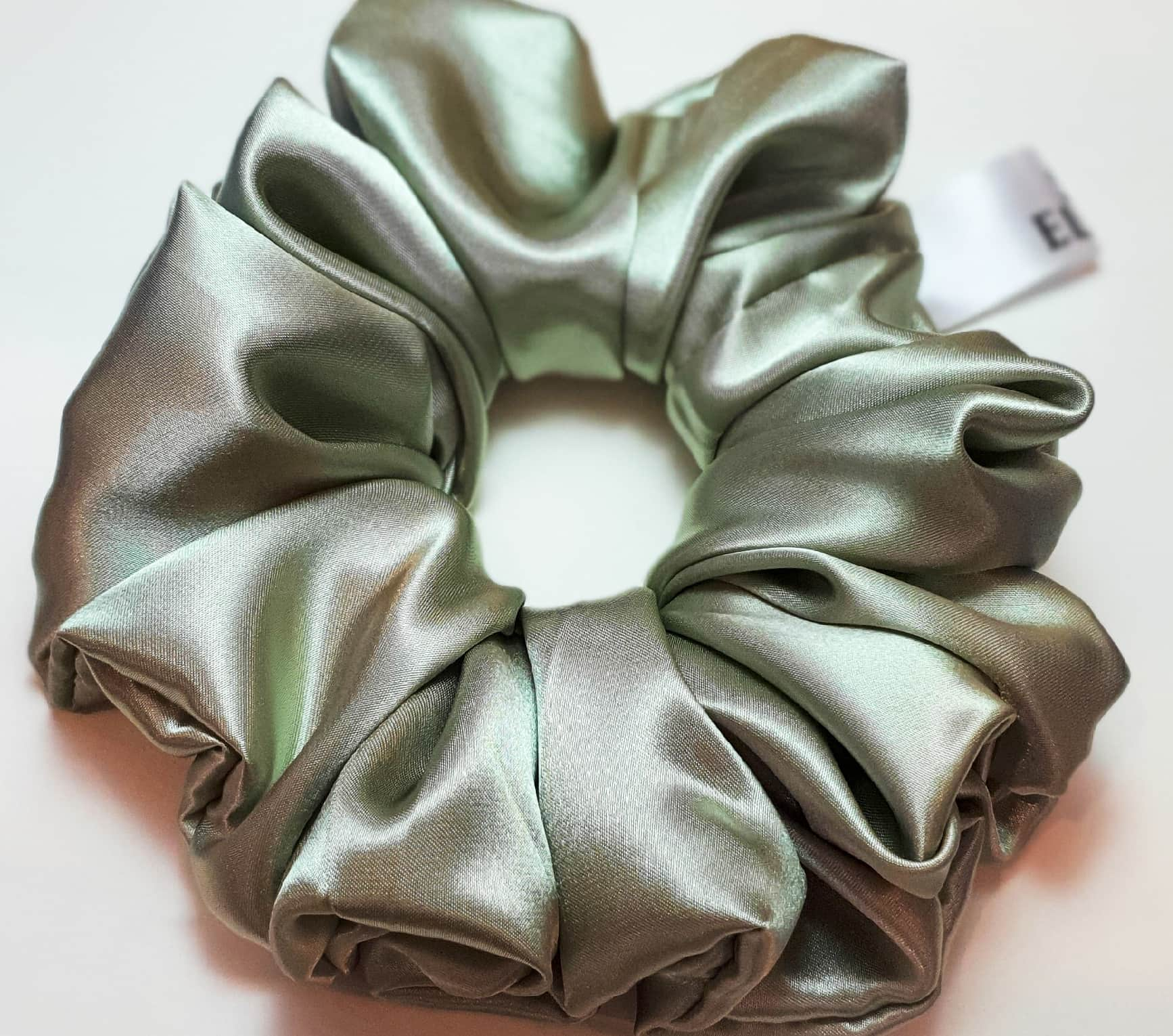 hair accessories kuwait,hair scrunchies,satin hair scrunchies,اكسسوارات شعر ناعمة