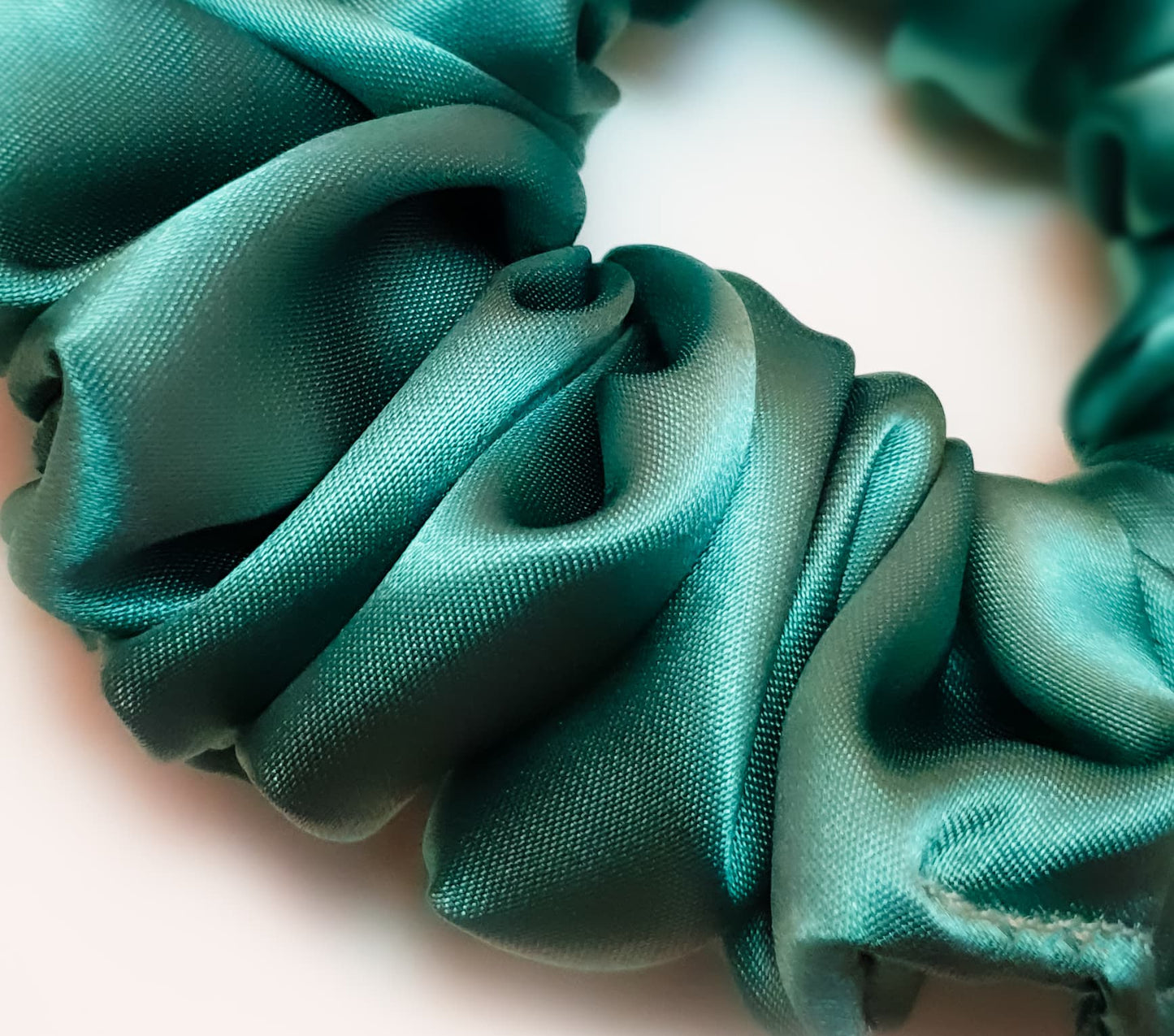 Hight Quality satin scrunchies (Ocean) l by soft&elegant